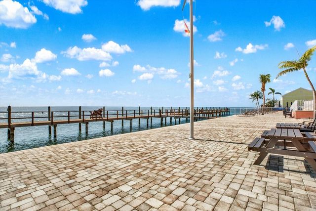 5001 STARFISH DRIVE SE B, St Petersburg, FL 33705