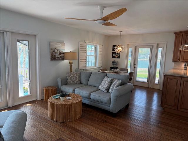 5001 STARFISH DRIVE SE B, St Petersburg, FL 33705