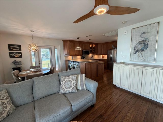 5001 STARFISH DRIVE SE B, St Petersburg, FL 33705