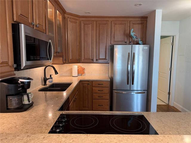 5001 STARFISH DRIVE SE B, St Petersburg, FL 33705