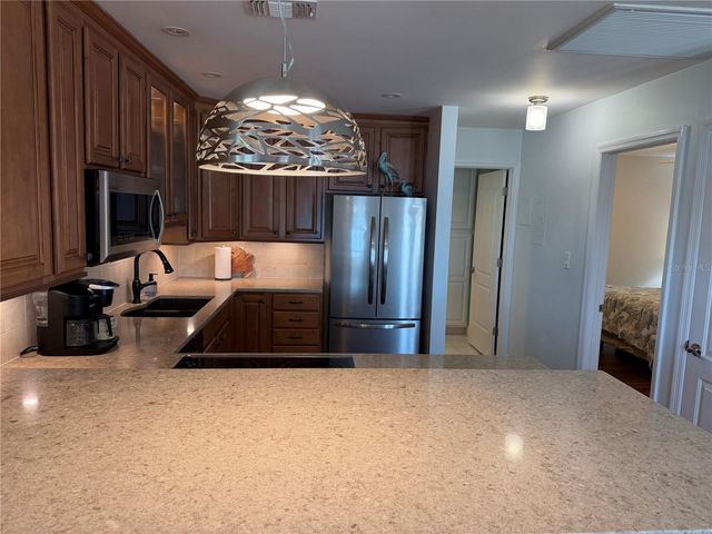 5001 STARFISH DRIVE SE B, St Petersburg, FL 33705
