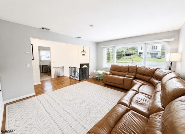 522 Dinah Rd, Roxbury Twp., NJ 07850