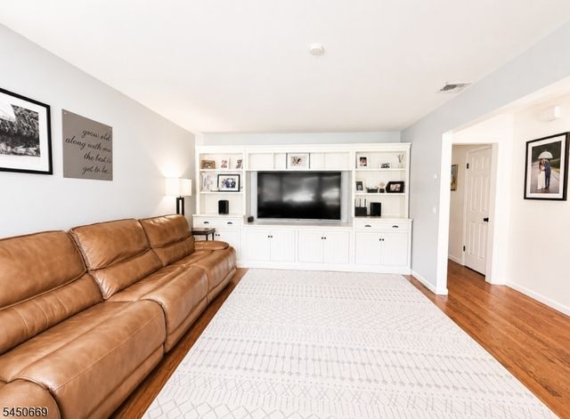 522 Dinah Rd, Roxbury Twp., NJ 07850
