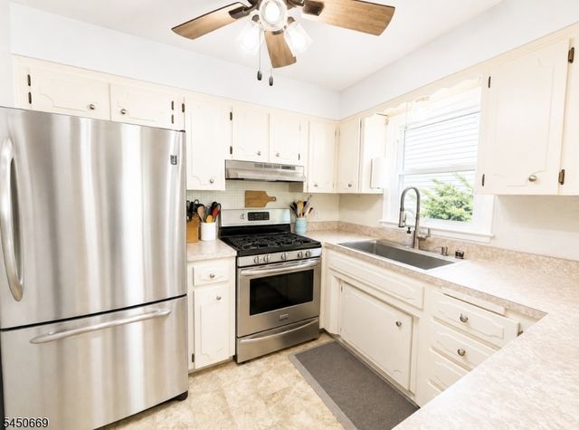 522 Dinah Rd, Roxbury Twp., NJ 07850