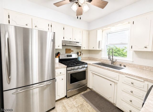 522 Dinah Rd, Roxbury Twp., NJ 07850