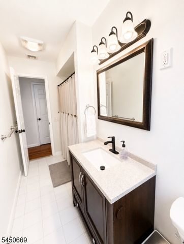 522 Dinah Rd, Roxbury Twp., NJ 07850