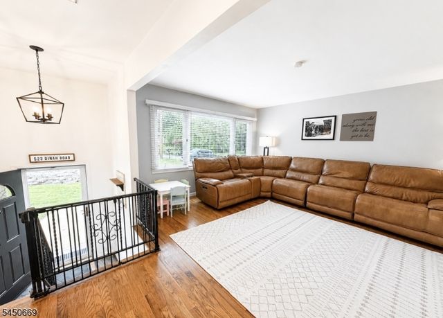 522 Dinah Rd, Roxbury Twp., NJ 07850
