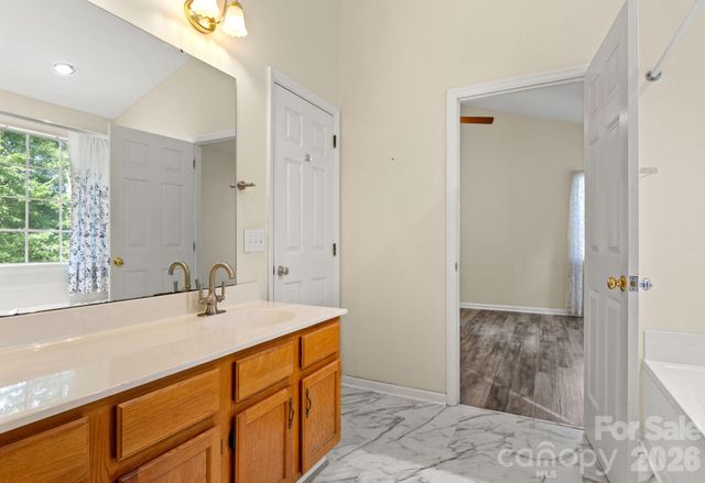 11413 Hunters Landing Drive, Charlotte, NC 28273
