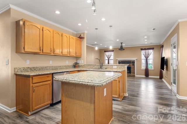 11413 Hunters Landing Drive, Charlotte, NC 28273