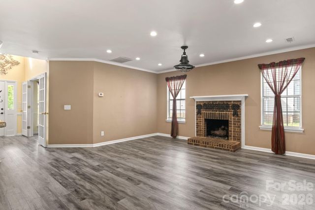 11413 Hunters Landing Drive, Charlotte, NC 28273
