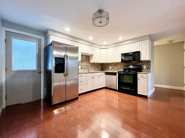 11 Jones Landing B, Walpole, MA 02081