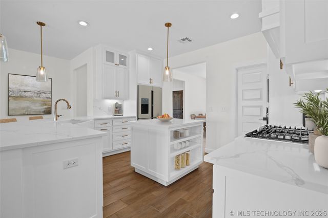 16321 E 101st Street North, Owasso, OK 74055