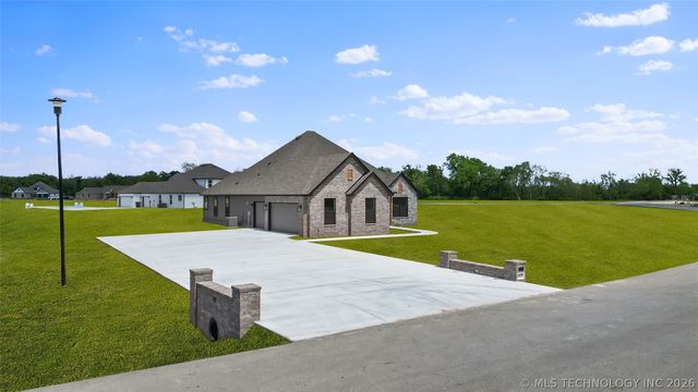 16321 E 101st Street North, Owasso, OK 74055