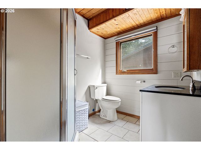 4 DOUG JOHNSON Ln, Port Orford, OR 97465