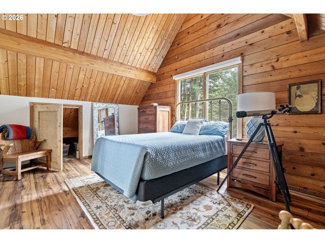 4 DOUG JOHNSON Ln, Port Orford, OR 97465