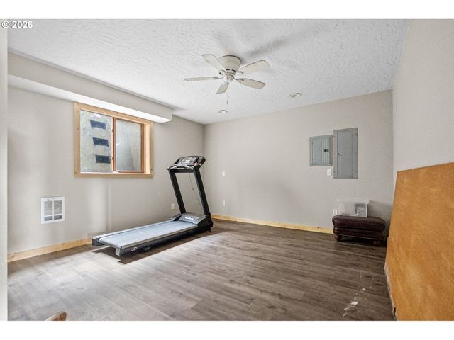 4 DOUG JOHNSON Ln, Port Orford, OR 97465