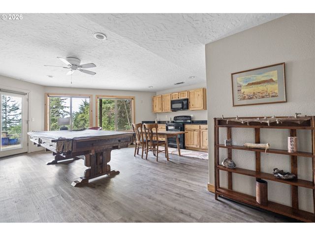 4 DOUG JOHNSON Ln, Port Orford, OR 97465