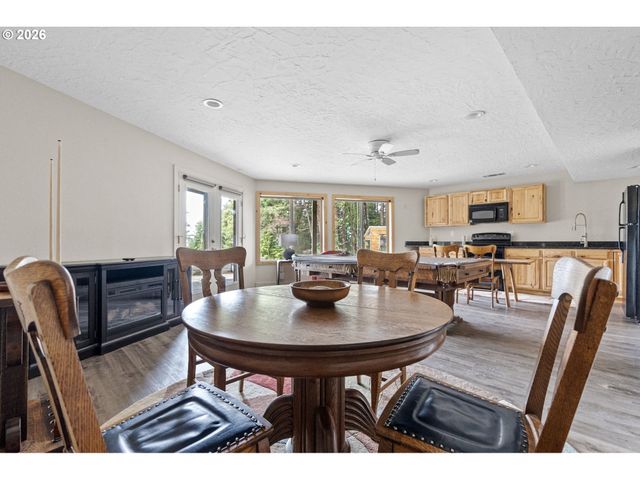 4 DOUG JOHNSON Ln, Port Orford, OR 97465