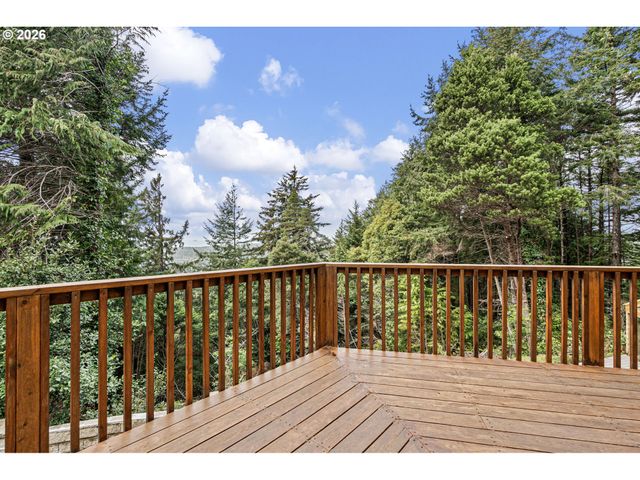 4 DOUG JOHNSON Ln, Port Orford, OR 97465