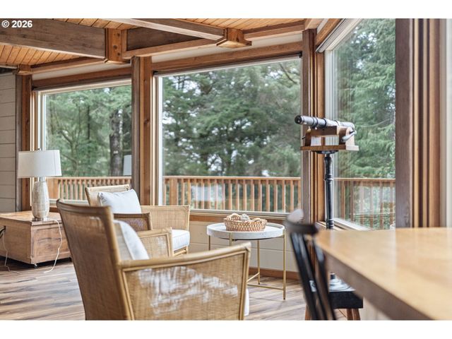 4 DOUG JOHNSON Ln, Port Orford, OR 97465