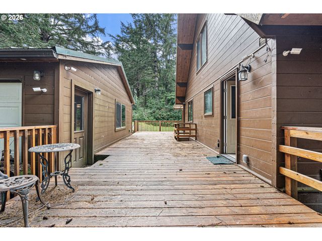 4 DOUG JOHNSON Ln, Port Orford, OR 97465