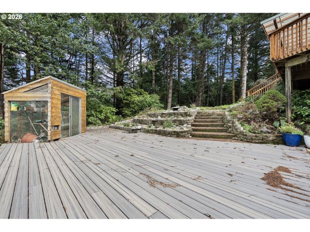 4 DOUG JOHNSON Ln, Port Orford, OR 97465