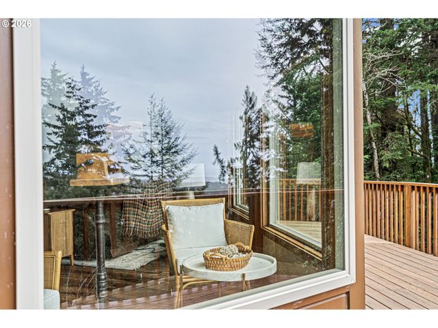 4 DOUG JOHNSON Ln, Port Orford, OR 97465