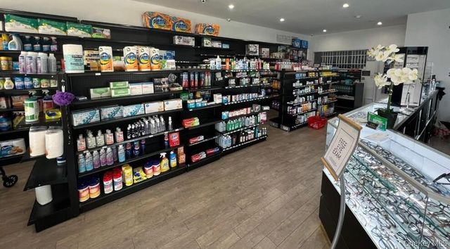11402 Jamaica Avenue, Richmond Hill, NY 11418