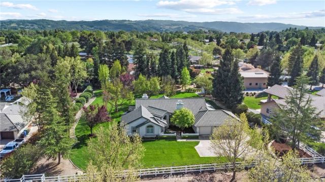 1609 Tanager Court, Templeton, CA 93465