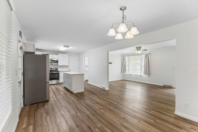 3005 Sheddan Dr, Columbia, TN 38401