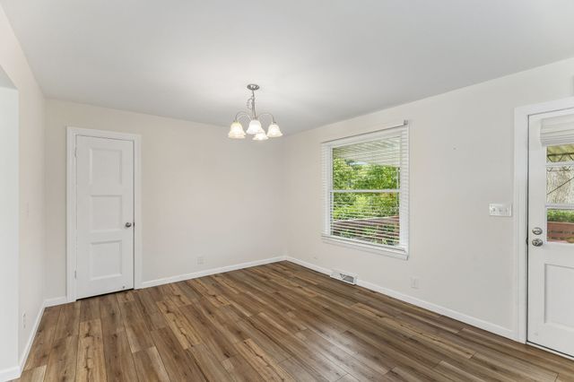 3005 Sheddan Dr, Columbia, TN 38401