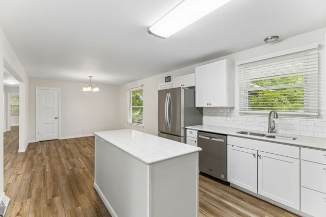 3005 Sheddan Dr, Columbia, TN 38401