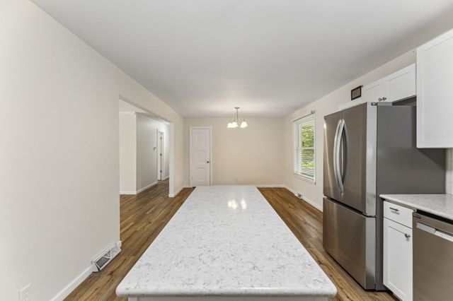 3005 Sheddan Dr, Columbia, TN 38401