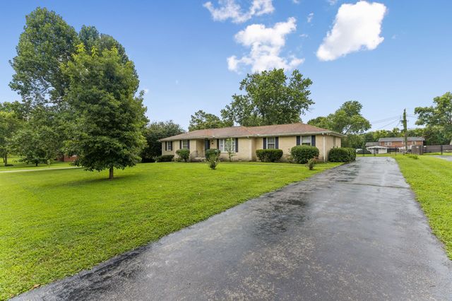 3005 Sheddan Dr, Columbia, TN 38401