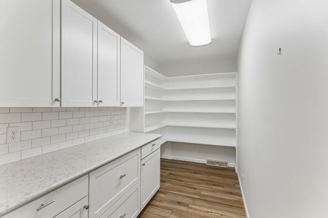 3005 Sheddan Dr, Columbia, TN 38401