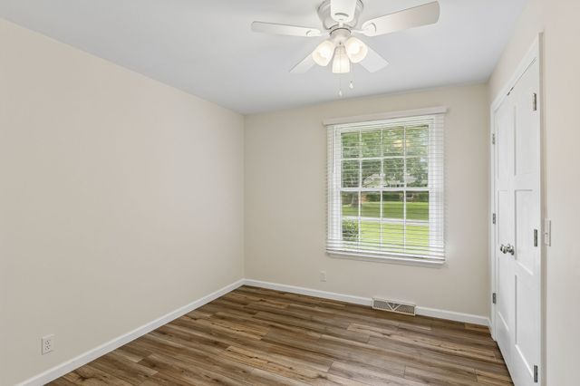 3005 Sheddan Dr, Columbia, TN 38401
