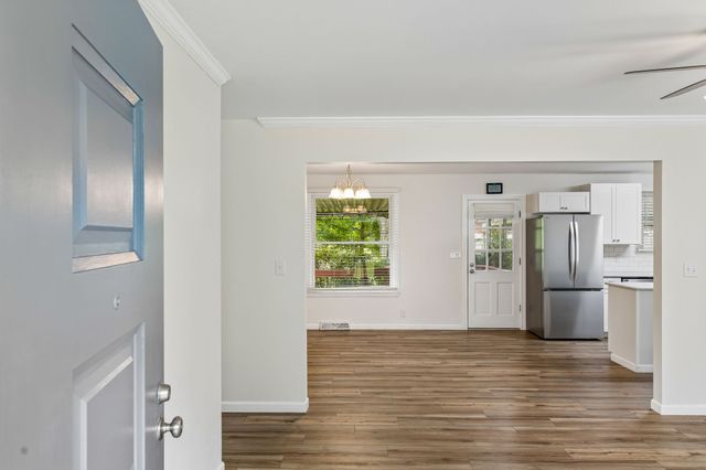 3005 Sheddan Dr, Columbia, TN 38401
