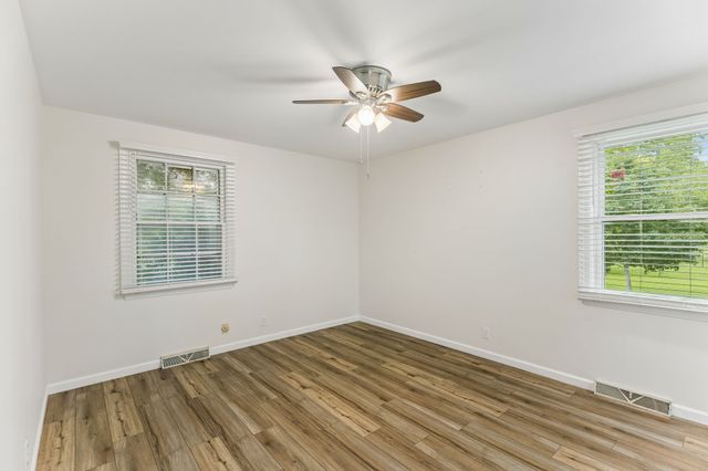 3005 Sheddan Dr, Columbia, TN 38401