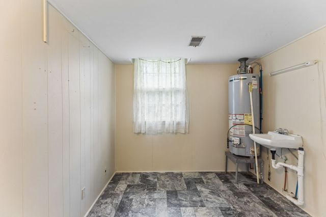 3005 Sheddan Dr, Columbia, TN 38401