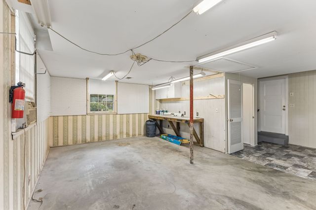 3005 Sheddan Dr, Columbia, TN 38401