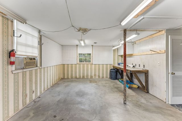 3005 Sheddan Dr, Columbia, TN 38401