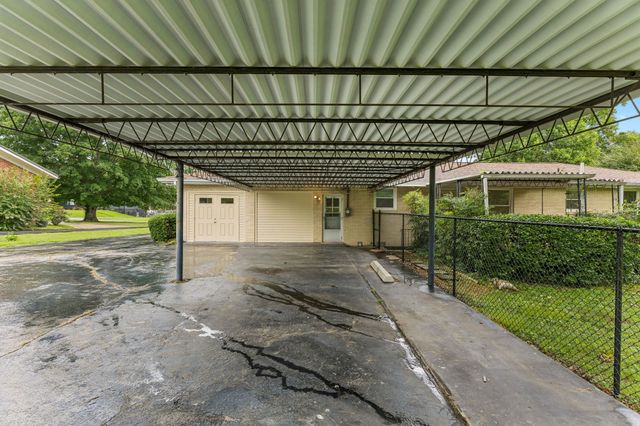 3005 Sheddan Dr, Columbia, TN 38401