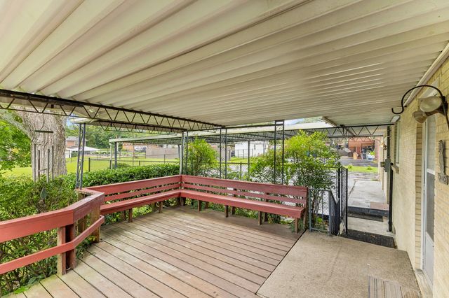 3005 Sheddan Dr, Columbia, TN 38401