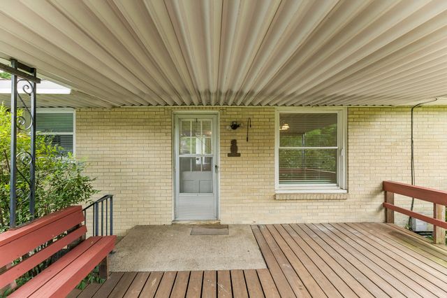 3005 Sheddan Dr, Columbia, TN 38401