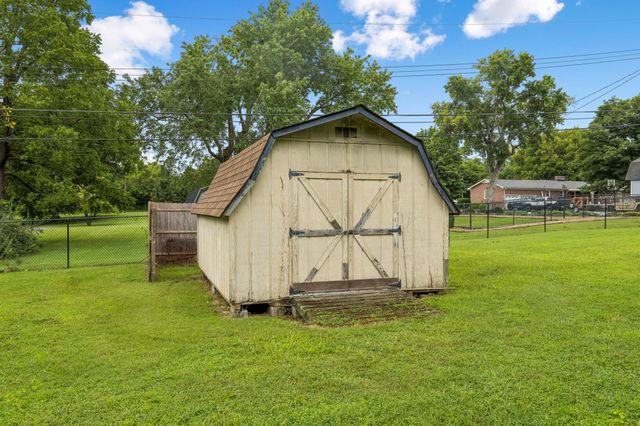 3005 Sheddan Dr, Columbia, TN 38401