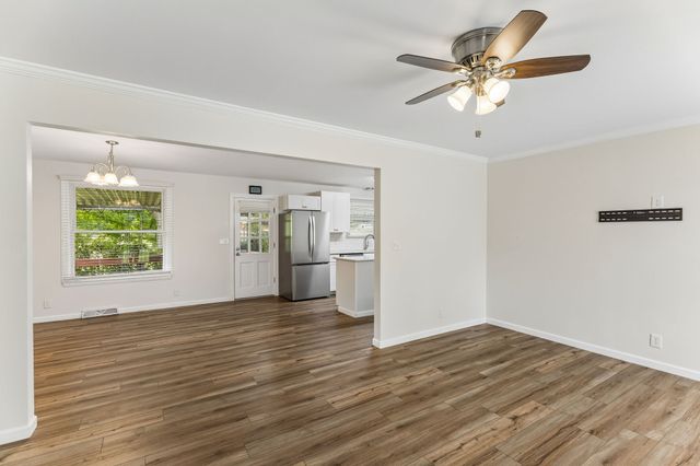 3005 Sheddan Dr, Columbia, TN 38401