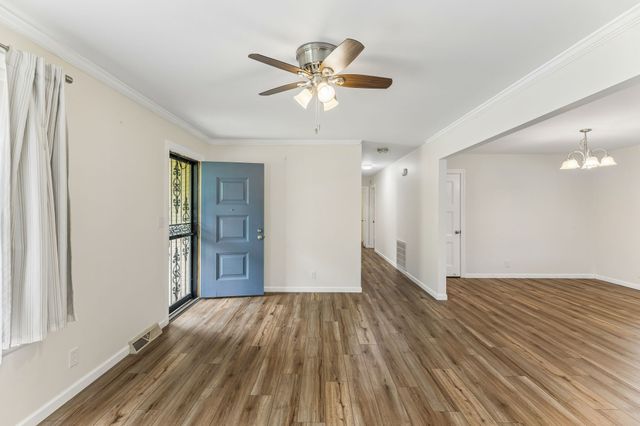 3005 Sheddan Dr, Columbia, TN 38401