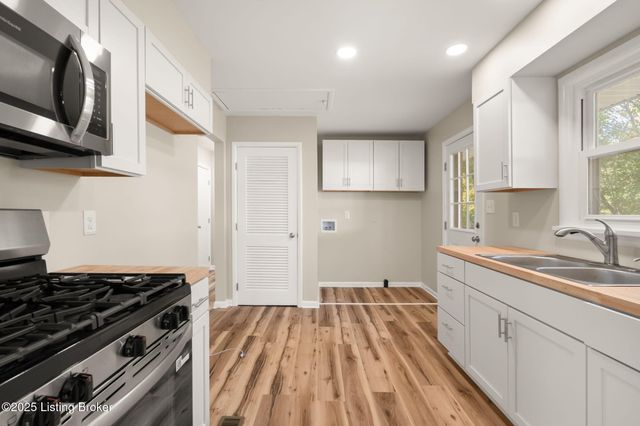 5919 Middlerose Cir, Louisville, KY 40272