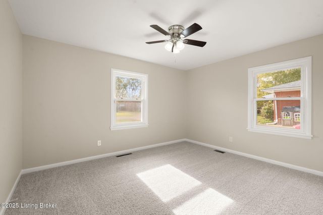 5919 Middlerose Cir, Louisville, KY 40272