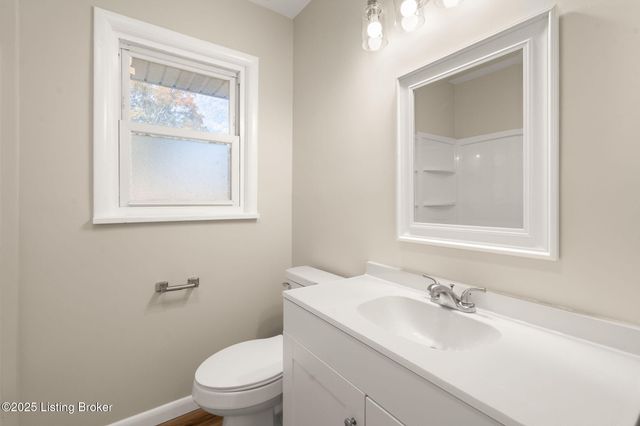 5919 Middlerose Cir, Louisville, KY 40272